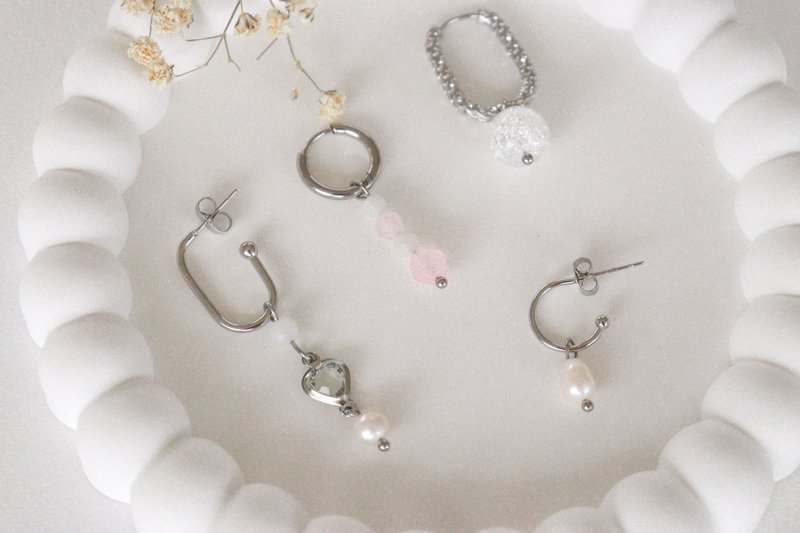 Pendientes de corazón de cristal, piedra lunar y perlas - plata