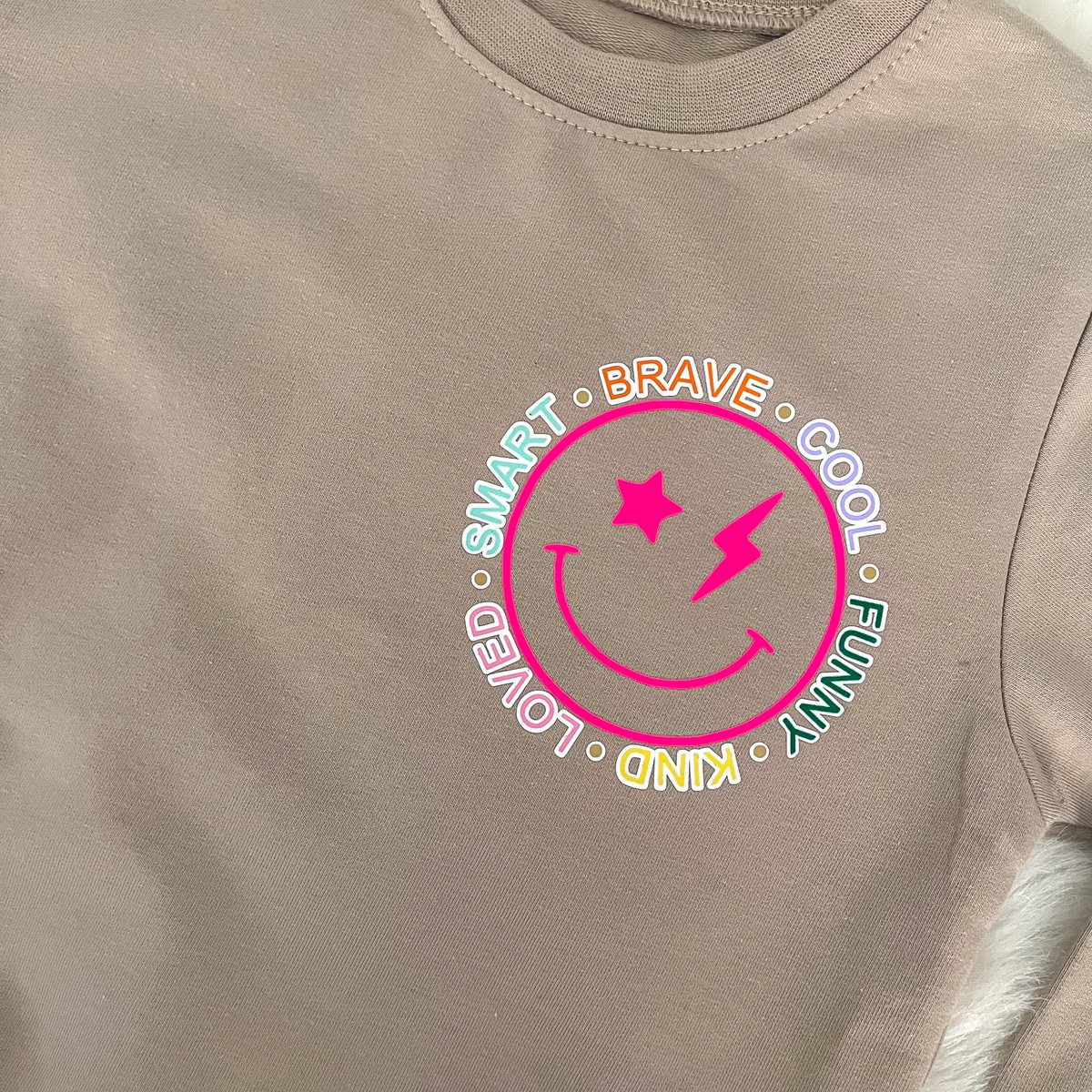 Sweater Smiley - Neon Pink