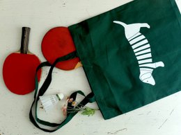 borsa in tessuto stampato a mano con motivo bassotto verde