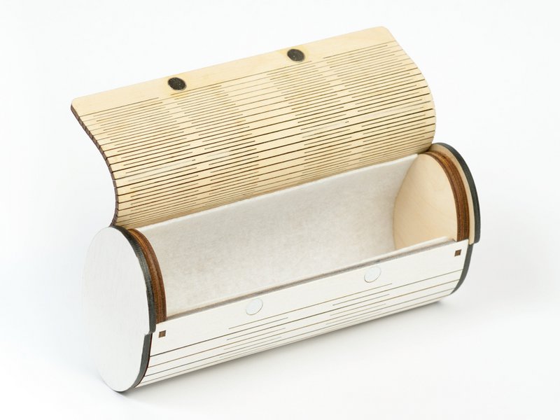 Étui à lunettes Krea-Wood fait main en bois de bouleau avec aimants. Couleur blanc vintage.