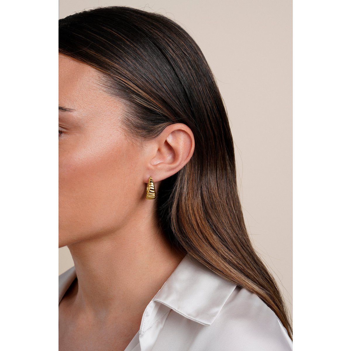 Aros piramidales plata bañada en oro 20mm
