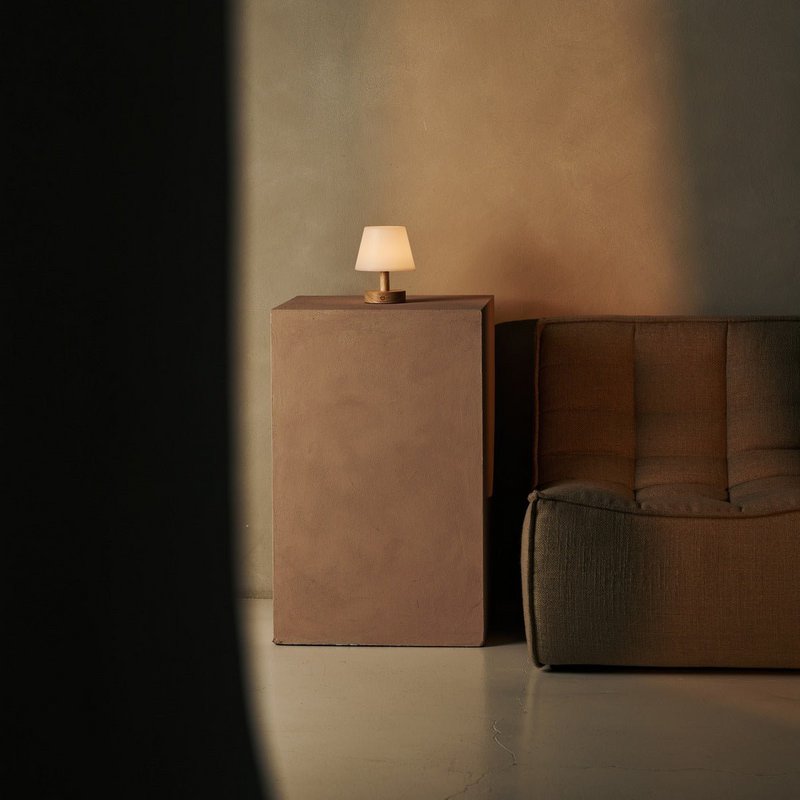 Teddy lichtbruine houten oplaadbare tafellamp