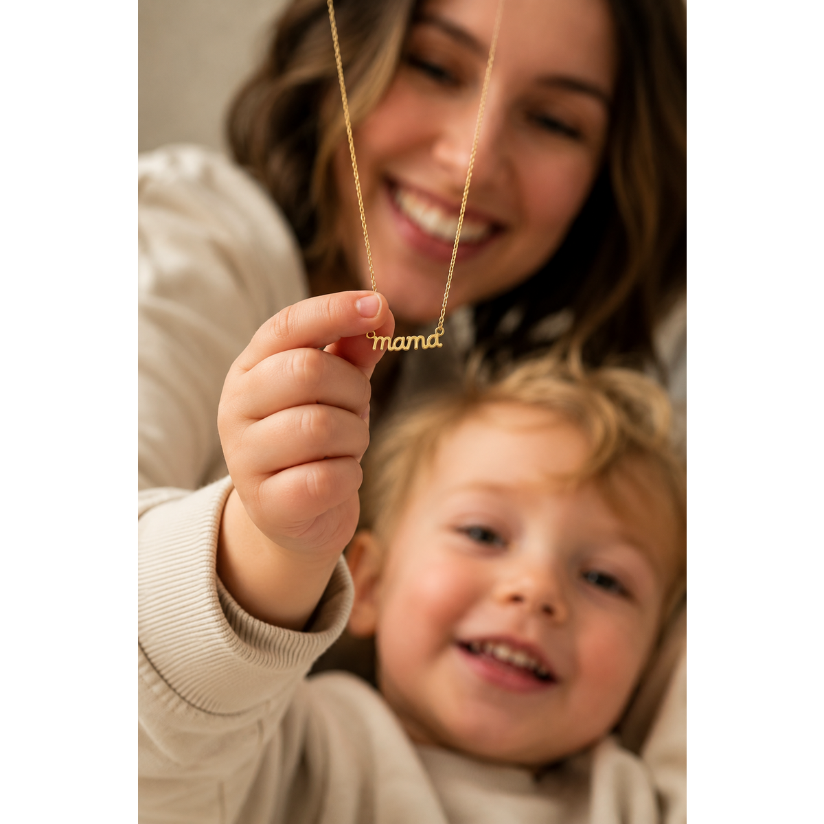 Mama Small NECKLACE