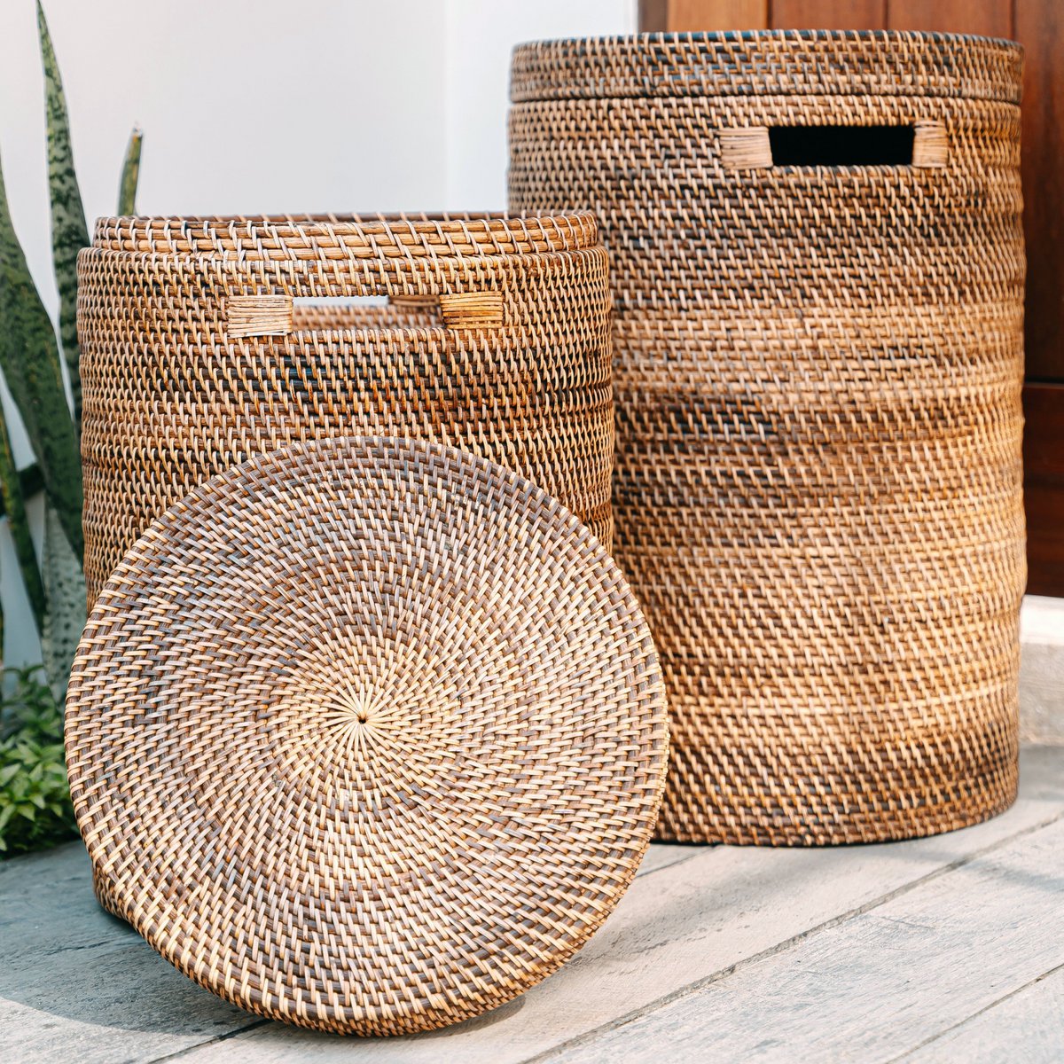 Duży kosz na pralnię z pokrywką - tkanin okrągły koszyk - Brown Boho Storage - Dekoracyjny koszyk rattanu (2 rozmiary Ø 36/40 cm) sari (brązowe)