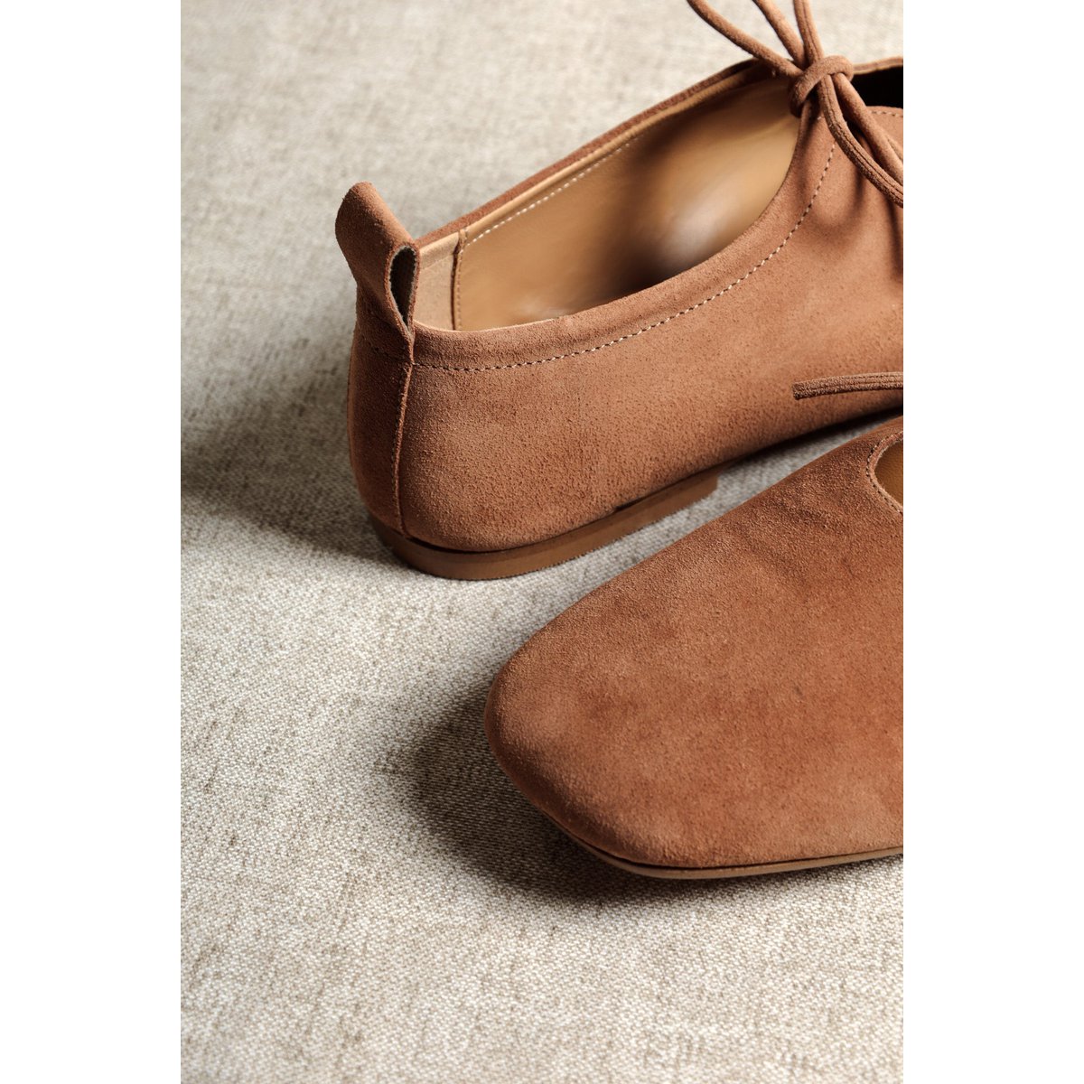 KATY COGNAC – Flache Schuhe aus weichem Leder mit Schnürung vorne