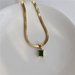 Cassidy - Collier à breloques en cristal avec chaîne serpent