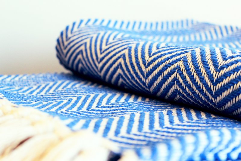 100% Luksuriøse Stripes ZigZag bomuldstæppe lavet i Portugal