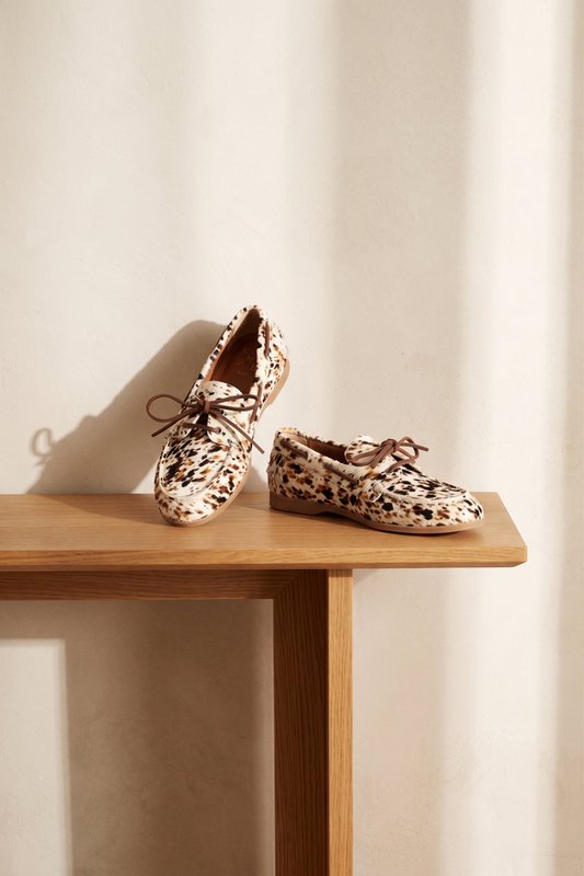 KAI COW PRINT – Leren bootschoenen met haar erop