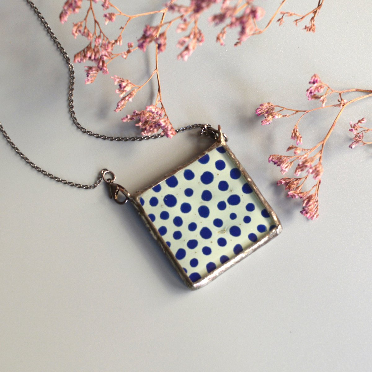 Polka Dot ketting, Leuke statement sieraden, Handgeschilderd glas