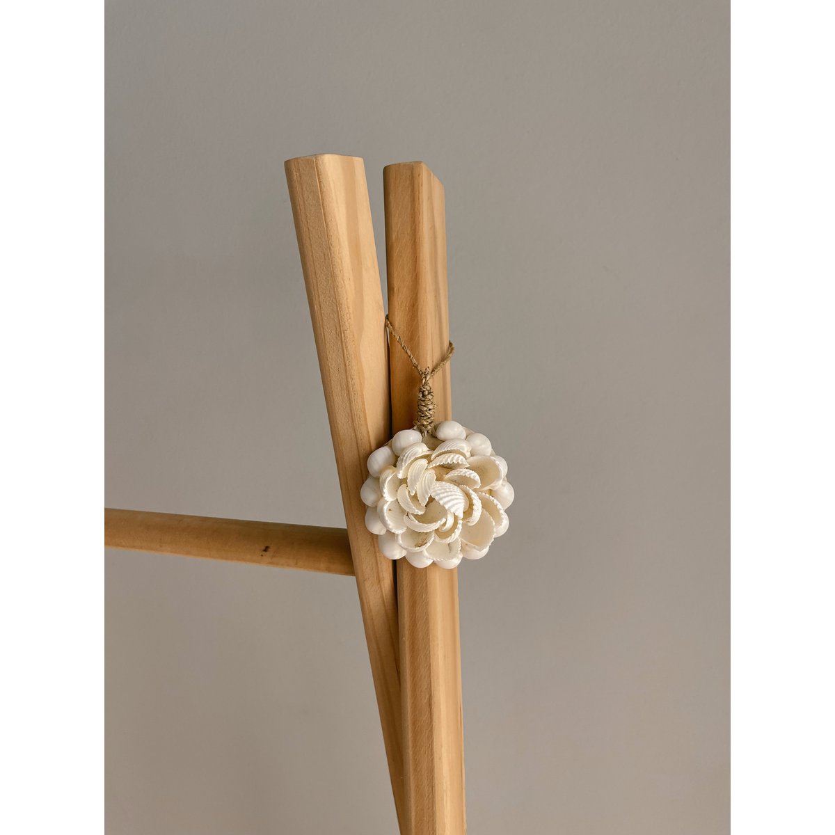 Luro Shell Mini Tassel