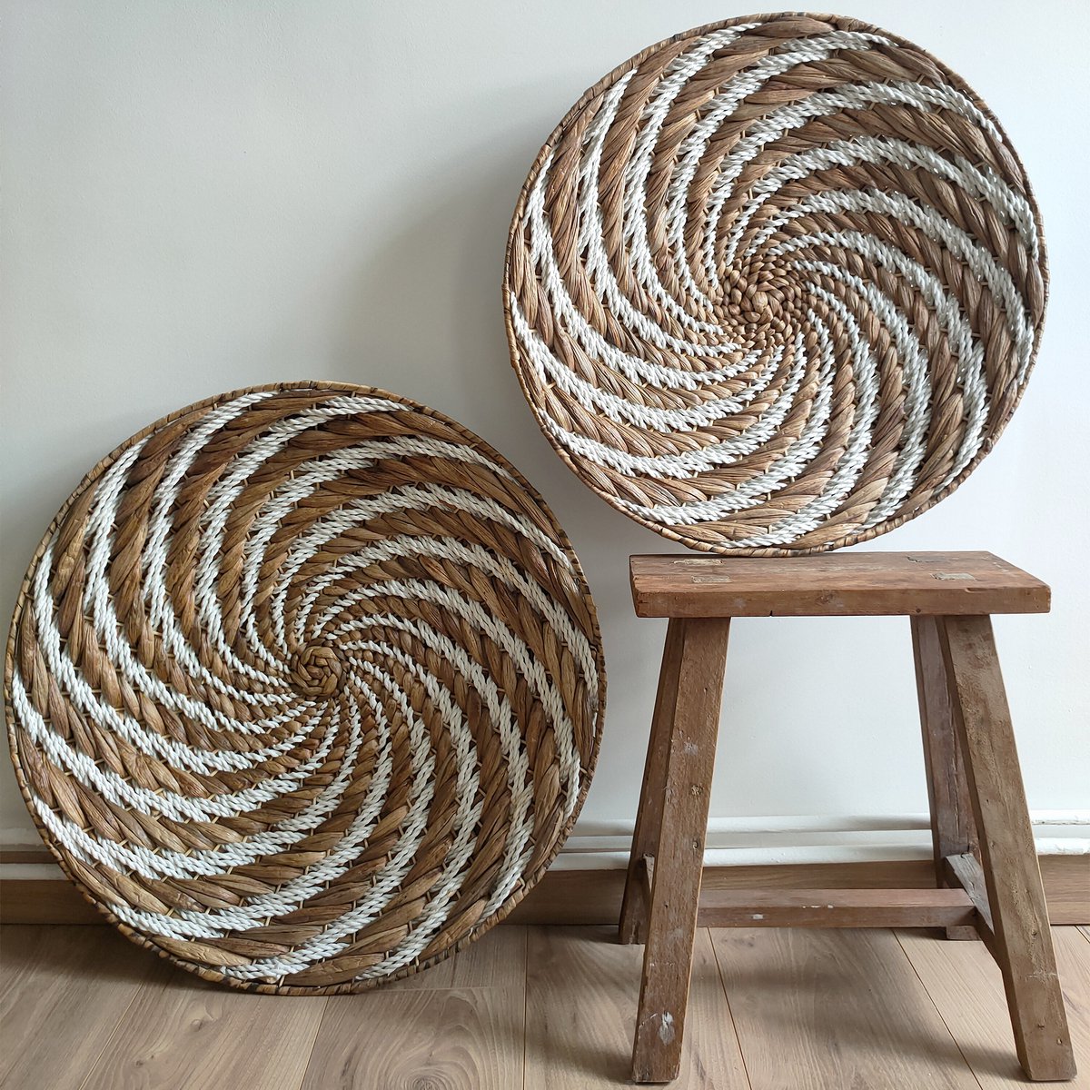 LOT 3 - PANIER MURAL FEUILLE DE BANANIER