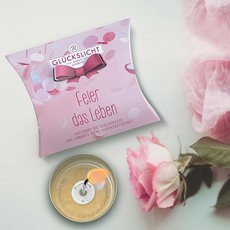 Glad lys / I gaveæsken med en udskåret sløjfe 🎀 / Følelser / Fejr livet