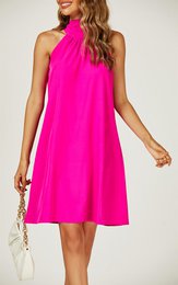 Halter hals slips mini kjole tilbage i magenta