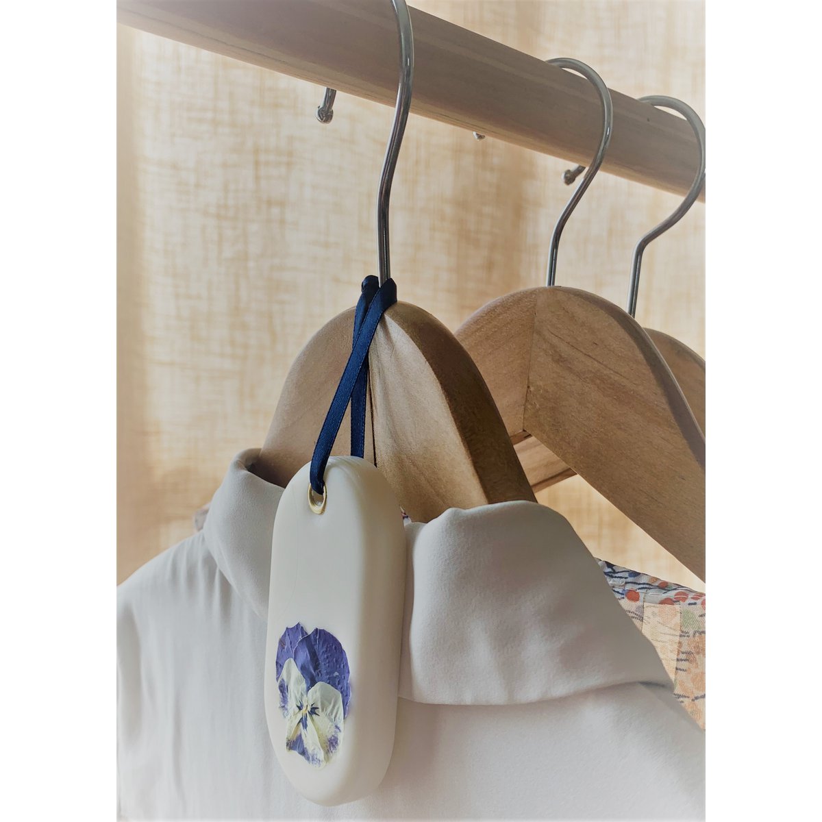 Set mit 3 Duftsuspensionen mit violetten und weißen Blumen