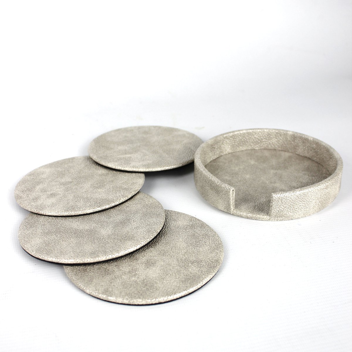 Cubiertas de vidrio alrededor de 4 colocados en caja de cuero sintético Beige