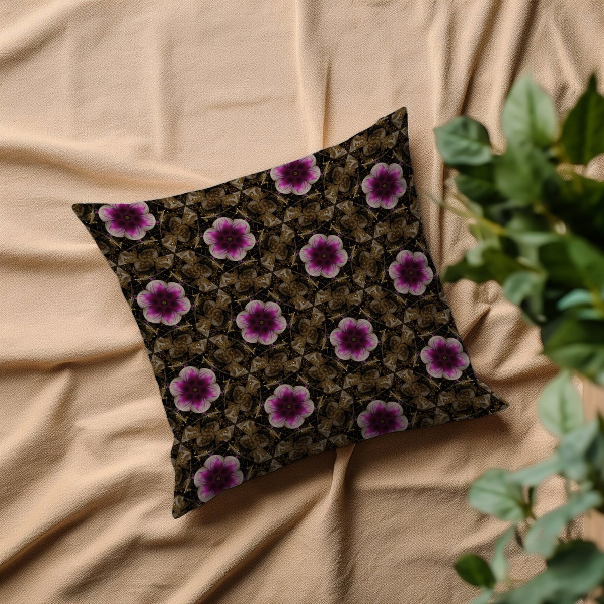Kussenreferentie - Paarse bloemen ornamenten
