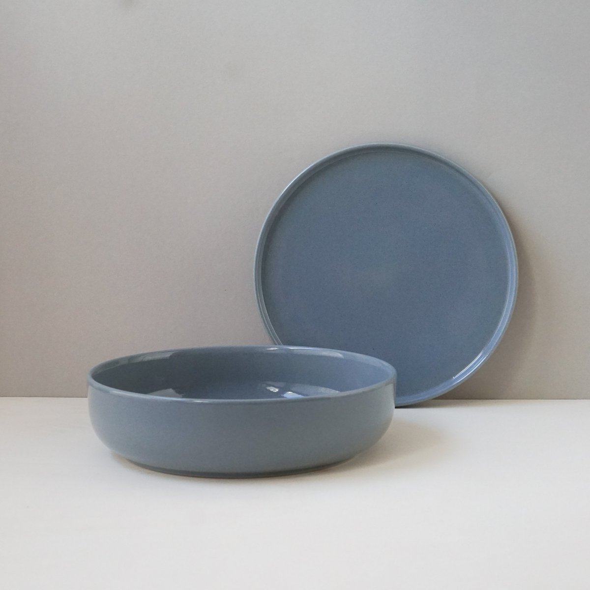 Shell 22 cm with lid/plate Hollyhock - Fjord Blue - 1,000 ml