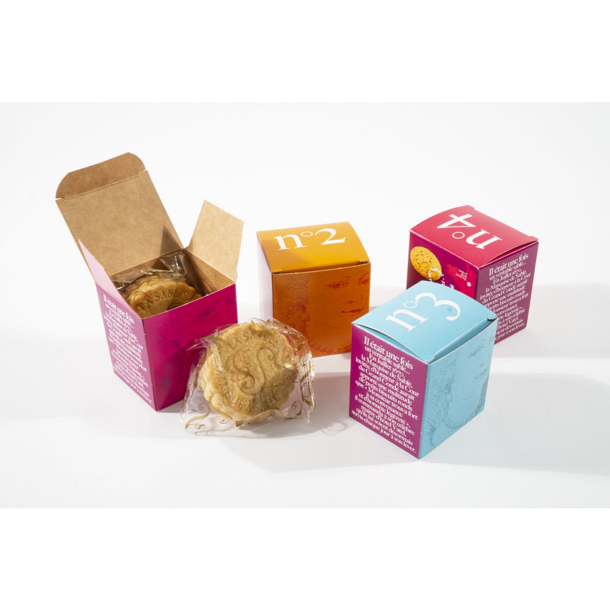 Pure fresh butter plain shortbread biscuits - Mini cardboard cube n°1 35 g