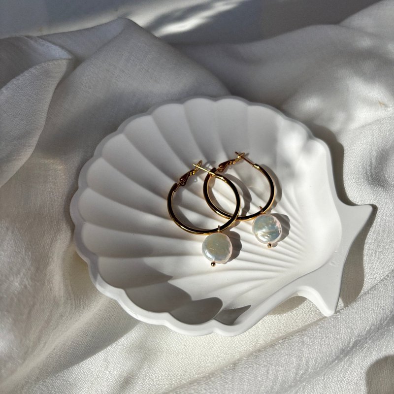 Golden Reflections - Large gold and pearl circles