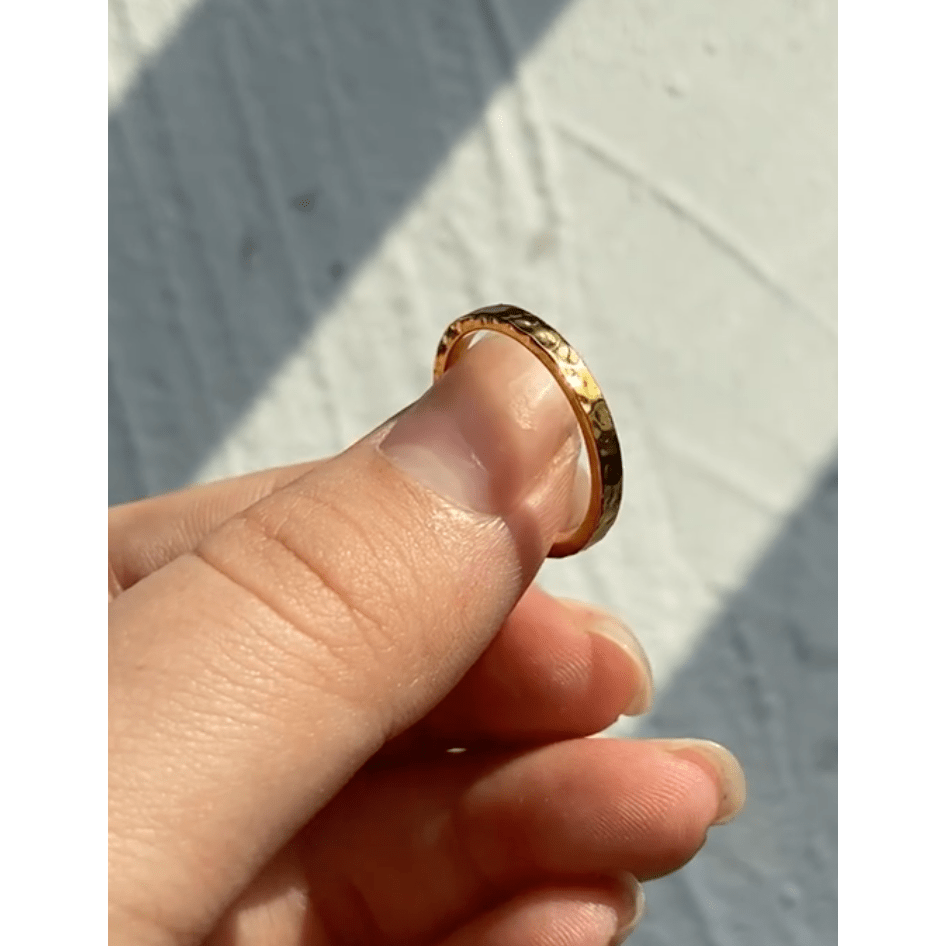 Arlo - Hammered Ring Band