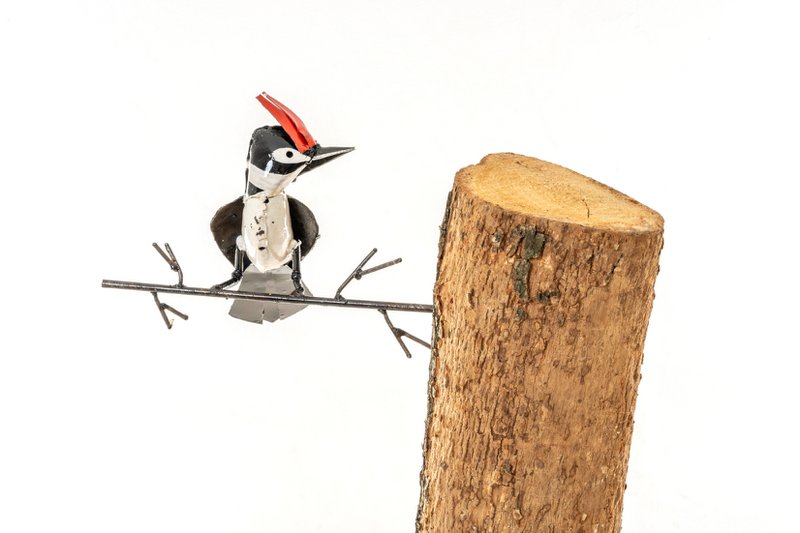 Pic épeiche en métal à coller sur arbre