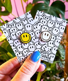 Pin Smiley Gul
