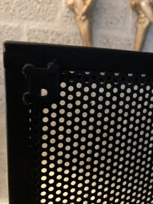 Væghængt vitrineskab, sort metal med akrylglas