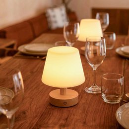 Teddy lichtbruine houten oplaadbare tafellamp