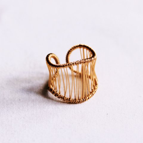 Statement ring 'FLOW'