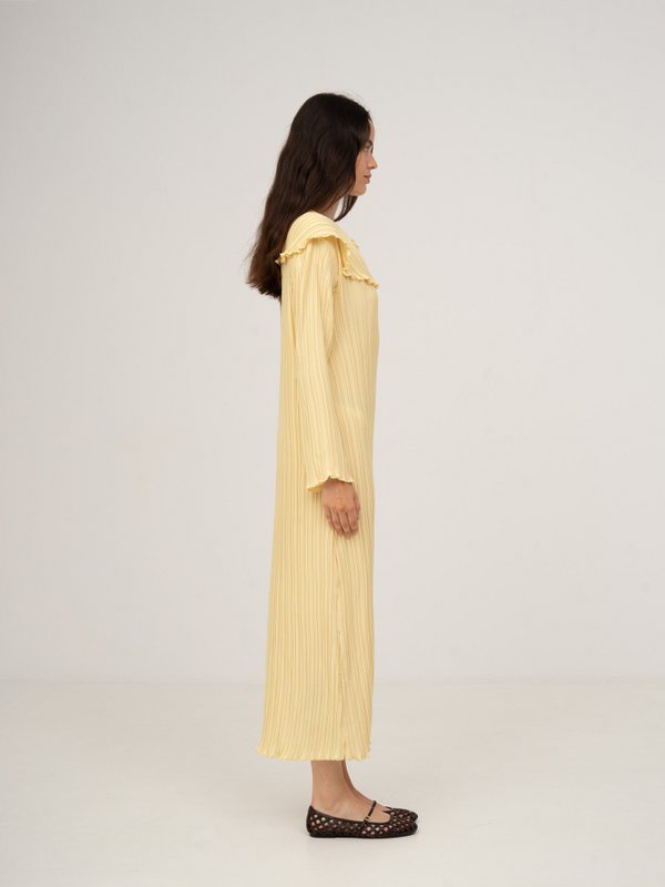 Langes gelbes Faltenkleid von Beurre