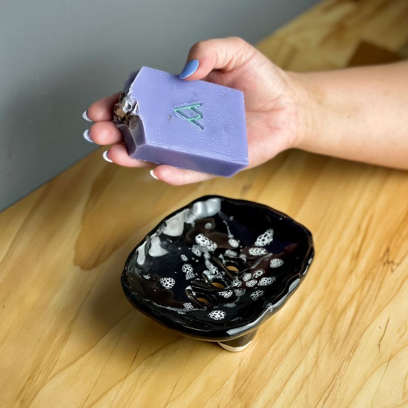 SILKY RELAXING NATURAL SOAP (LAVENDER, THYME, SILK)