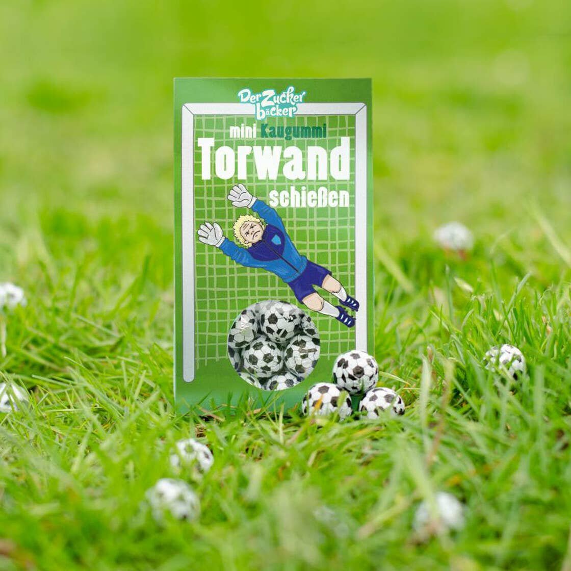 Snack portion of goal wall shooting chewing gum football gift