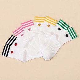 Set van 4 sokken met witte strepen en hartjes voor dames I 35-41