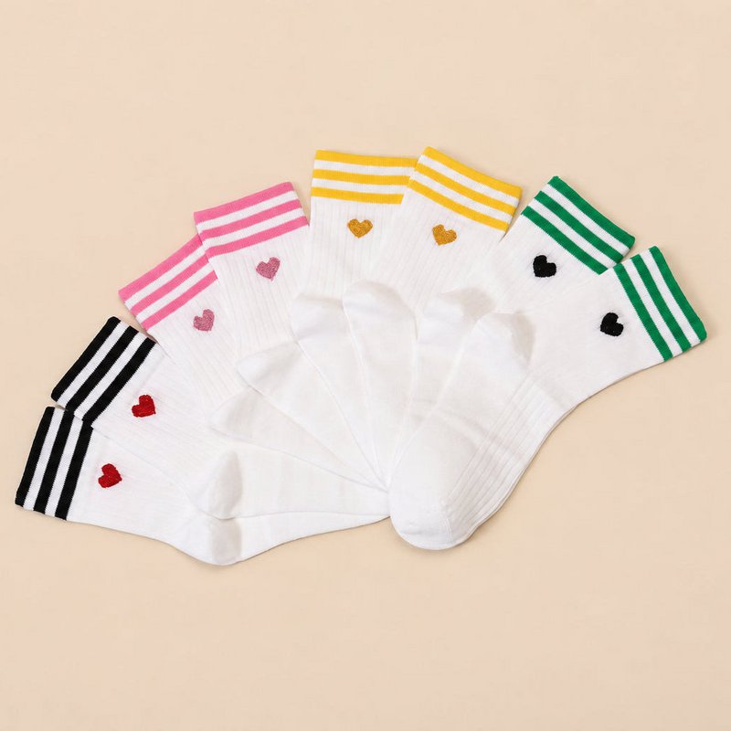 Set van 4 sokken met witte strepen en hartjes voor dames I 35-41