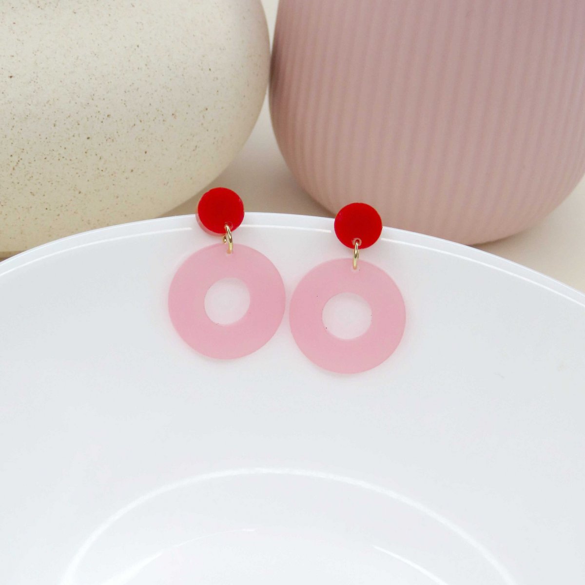 Colorblock Circle stud earrings in red & pink