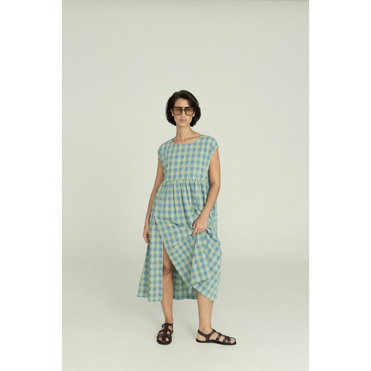 09h - Mid Squared Dress