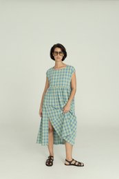 09h - Mid Squared Dress