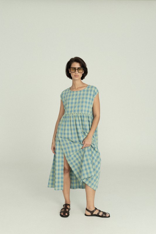 09h - Mid Squared Dress