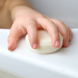 Shampoo solido per neonati e bambini
