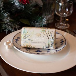 ENGLISH SOAP C° 190g zeep - Under the Mistletoe