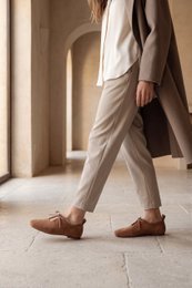 KATY COGNAC – Flache Schuhe aus weichem Leder mit Schnürung vorne