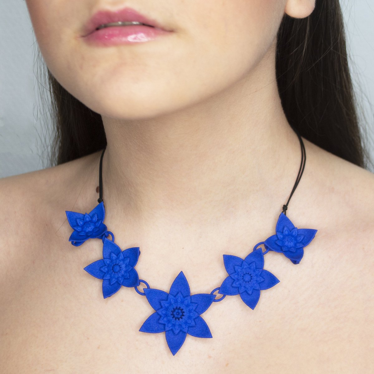5 Bloemen Ketting - Dahlia Blauw