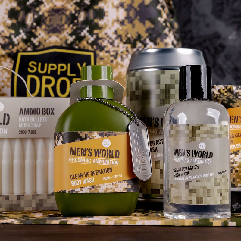Shower gel for men MEN'S WORLD incl. dog tag