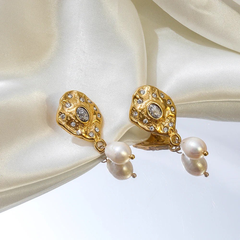 Belle - Pearl Earrings Vintage