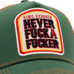 Trucker Cap 'Never Fuck A Fucker' in Grün