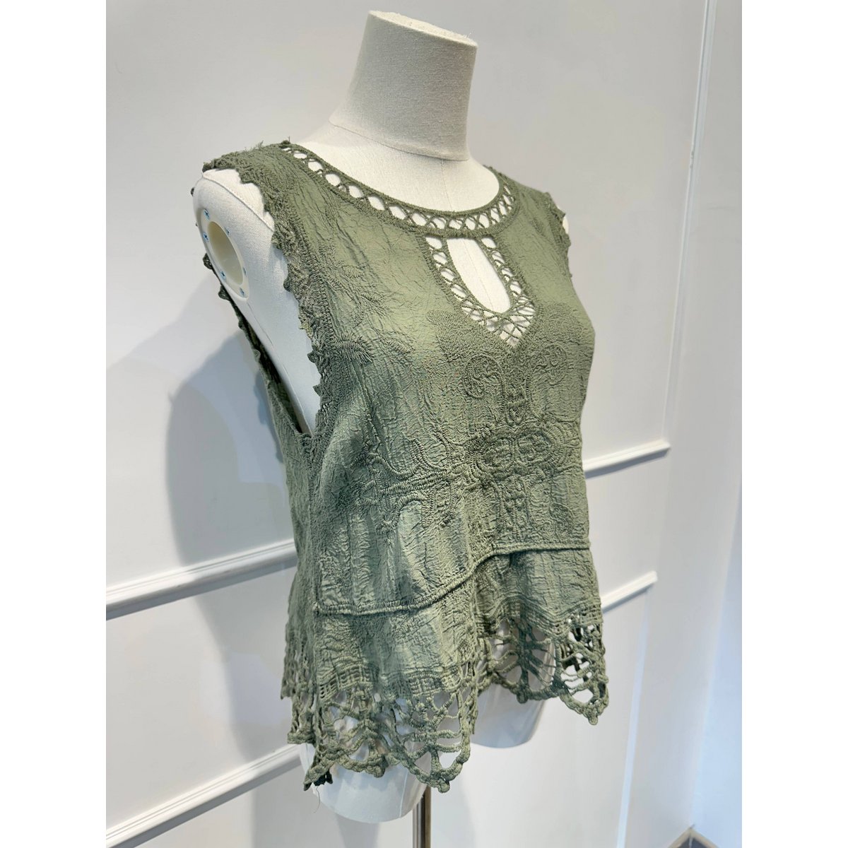 Camiseta sin mangas de encaje bordado - 100% - Made in ITALY