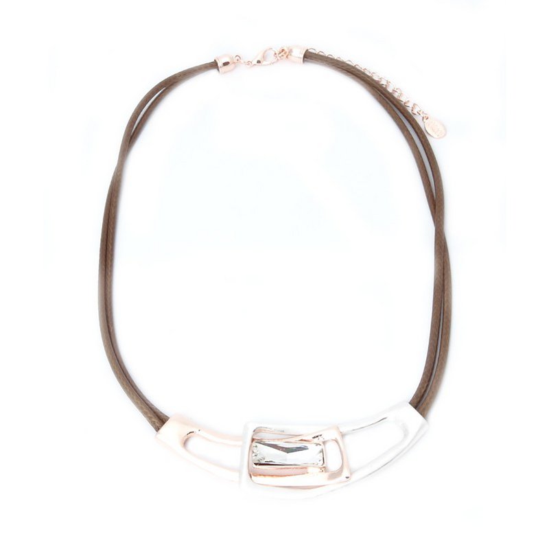 Short necklace with double brown cord
