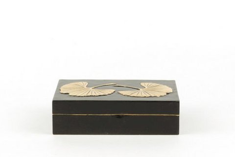 Kleine rechteckige Box mit Gingko-Muster aus Stein