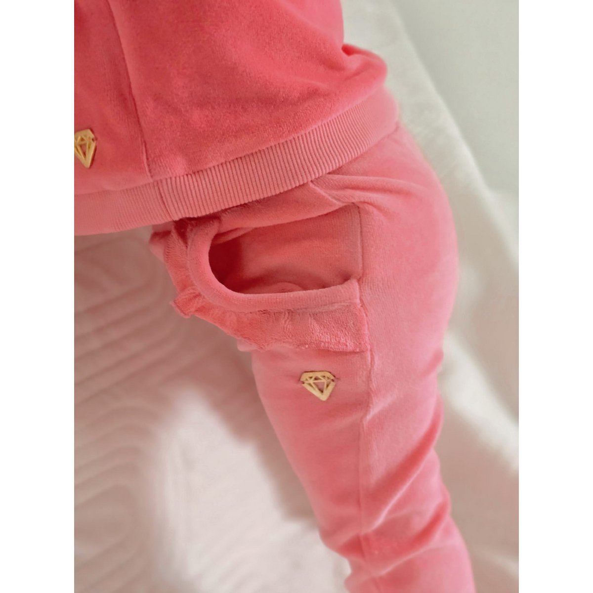 Little Chiq Baby Jogger Fel Rosé – Velvet Touch met Ruffles – Exclusief Comfort