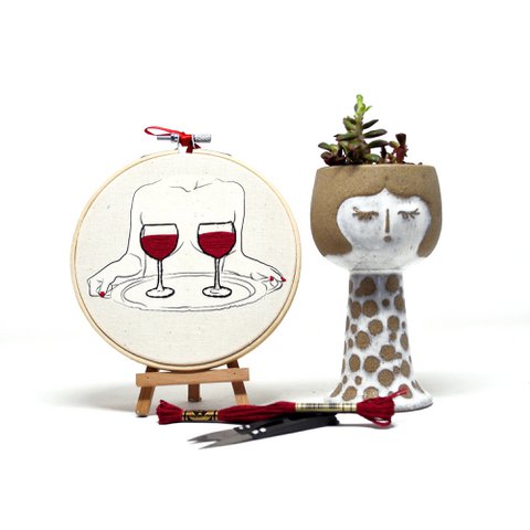 Handgefertigte Stickrahmen-Wandkunst – Weinliebhaber-Kollektion – Textile Wanddekoration (10/15 cm)